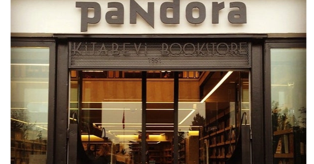 Pandora Kitabevi Beyoğlu şubesini
