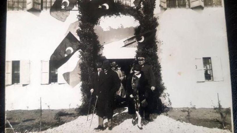 Toplumsal-Atatürk'ün ilk kez yayımlanan fotoğrafı