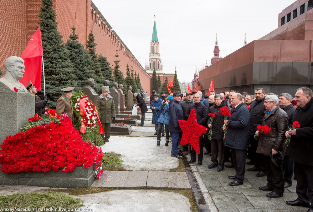 Toplumsal - Ölümünün 68'inci yıldönümünde Stalin'i andılar